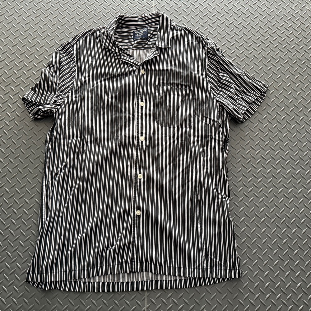 Abercrombie & Fitch Black and White Striped Casual Shirt